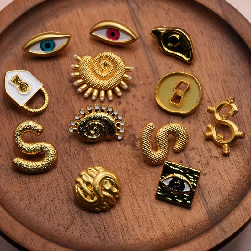 Vintage Metallknopf in Herzfor – Craft Embellishment Bewertung und Preis